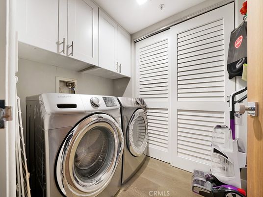 Interior, Recessed Lighting, Utility Closets, Washer, Wood Texture Flooring