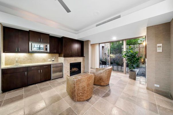 Fireplace, Interior, Kitchen, Recessed Lighting