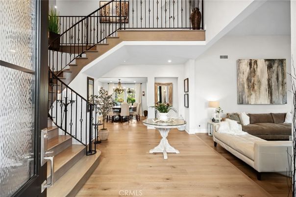 Chandelier, Dining room, Interior, Recessed Lighting, Wood Texture Flooring