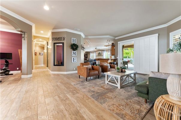 Interior, Living room, Pendant Lights, Recessed Lighting, Wood Texture Flooring