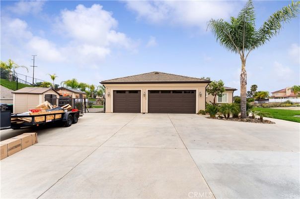 Detached Garage, Exterior