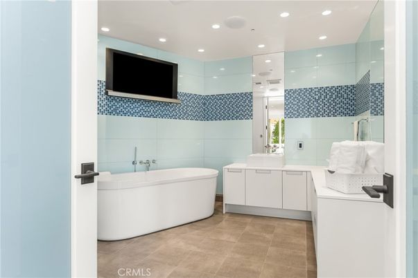 Bathroom, Free Standing Baths, Interior, Recessed Lighting