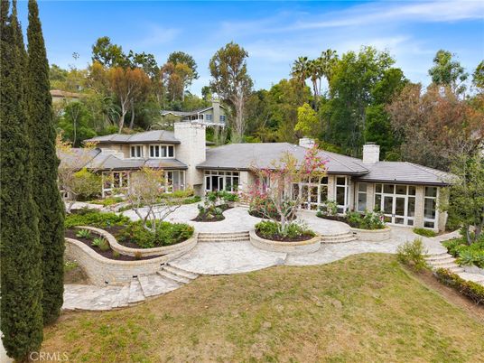 Backyard, Exterior, Facade, Ranch