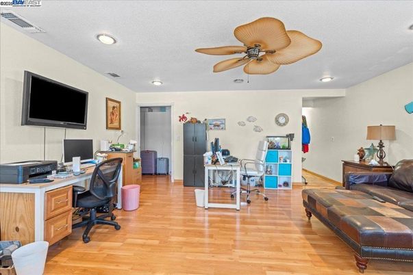 Home Office, Interior, Recessed Lighting, Wood Texture Flooring