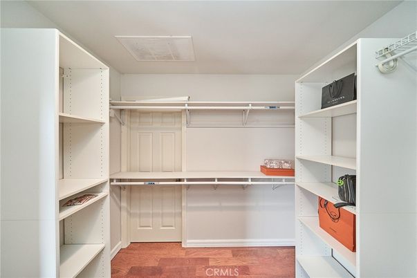 Interior, Walk-in Closets, Wood Texture Flooring