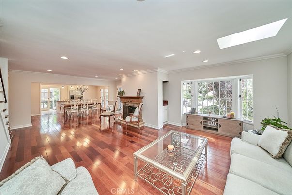 Dining room, Interior, Living room, Recessed Lighting, Wood Texture Flooring