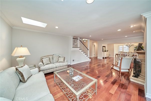 Chandelier, Dining room, Interior, Living room, Recessed Lighting, Wood Texture Flooring