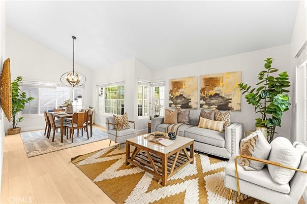 Chandelier, Dining room, Interior, Living room, Pendant Lights, Wood Texture Flooring