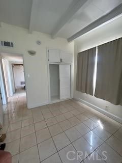 Empty room, Interior