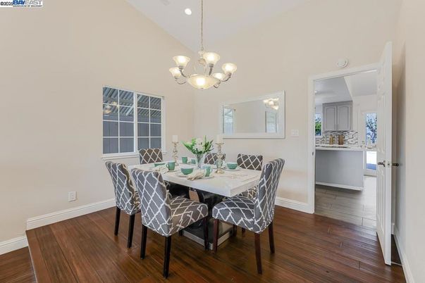 Chandelier, Dining room, Interior, Recessed Lighting, Wood Texture Flooring