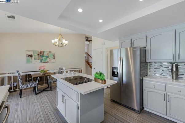 Chandelier, Dining room, Interior, Kitchen, Recessed Lighting, Stainless Steel Appliances