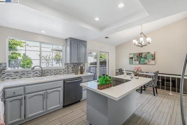 Chandelier, Dining room, Interior, Kitchen, Recessed Lighting, Stainless Steel Appliances