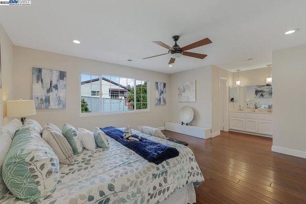 Bedroom, Interior, Pendant Lights, Recessed Lighting, Wood Texture Flooring