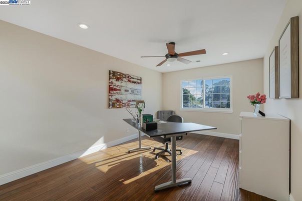 Home Office, Interior, Recessed Lighting, Wood Texture Flooring