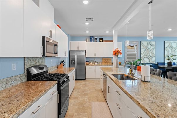 Dining room, Interior, Kitchen, Pendant Lights, Recessed Lighting, Stainless Steel Appliances