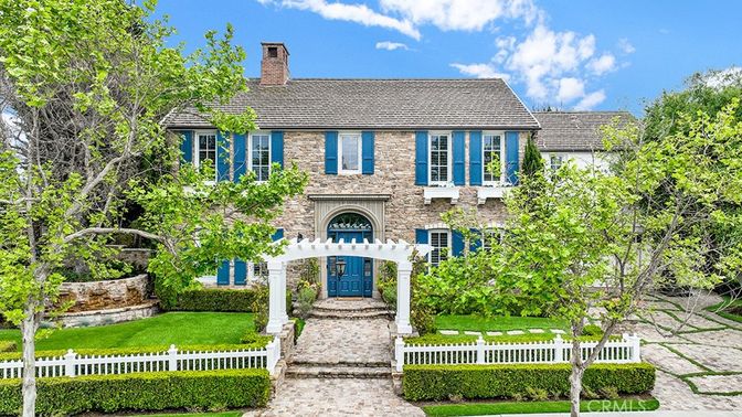 Exterior, Facade, French Provincial