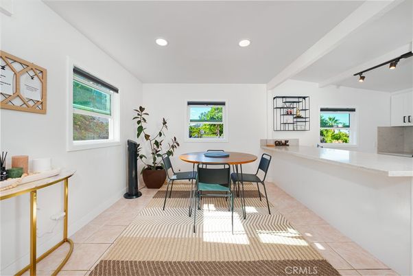Dining room, Interior, Recessed Lighting