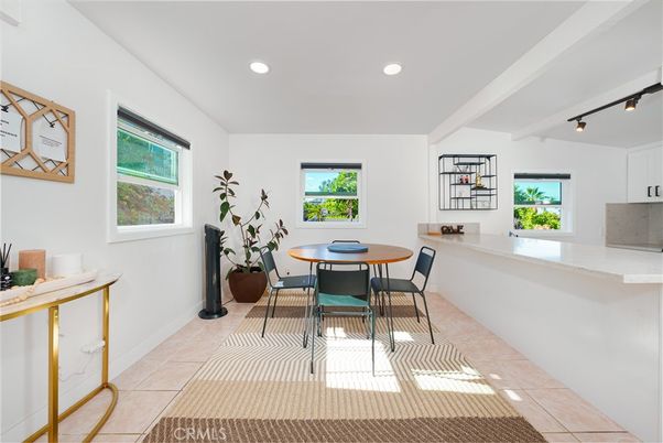 Dining room, Interior, Recessed Lighting