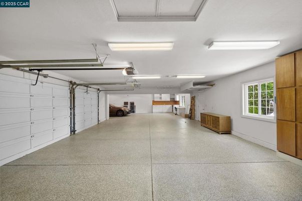 Garage, Interior