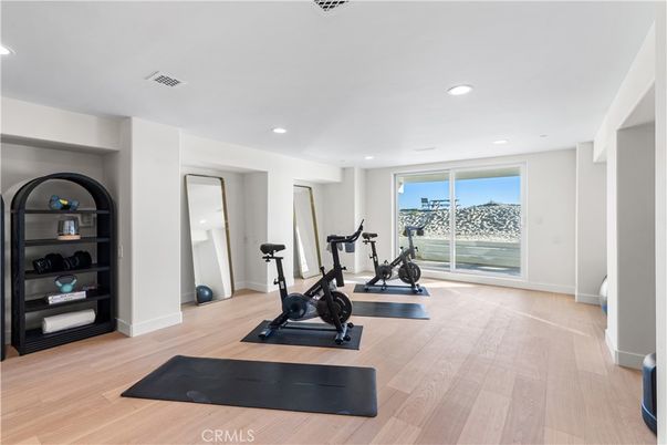 Fitness Equipment, Interior, Recessed Lighting, Wood Texture Flooring