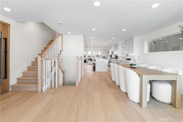 Fitness Equipment, Interior, Recessed Lighting, Wood Texture Flooring