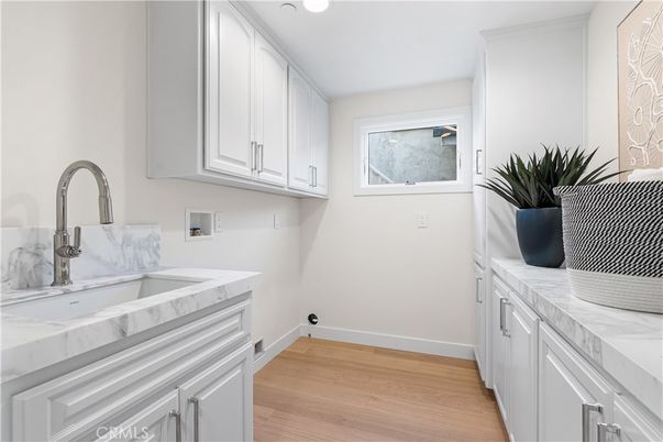 Bathroom, Interior, Recessed Lighting, Wood Texture Flooring