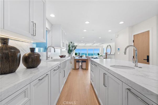 Interior, Kitchen, Recessed Lighting, Water, Wood Texture Flooring