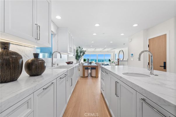 Interior, Kitchen, Recessed Lighting, Water, Wood Texture Flooring