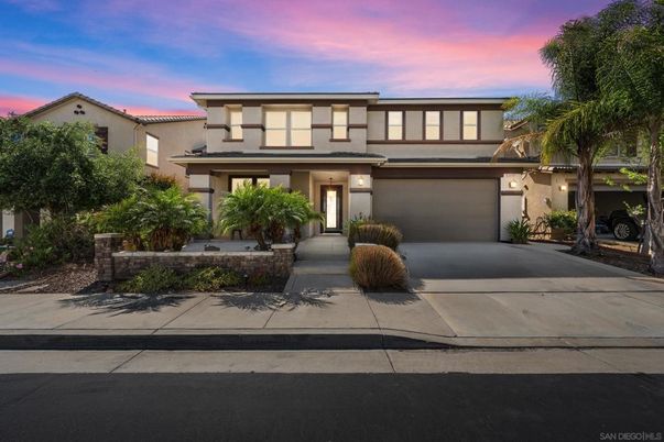 Attached, Exterior, Facade, Modern