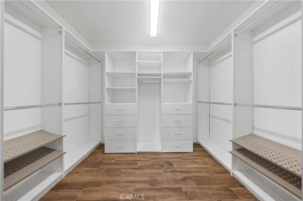Interior, Walk-in Closets, Wood Texture Flooring