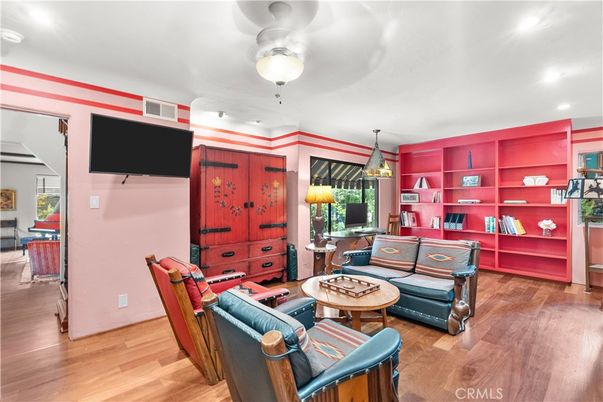 Interior, Living room, Pendant Lights, Recessed Lighting, Wood Texture Flooring