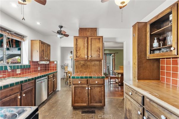 Dining room, Interior, Kitchen, Recessed Lighting, Tile Countertops