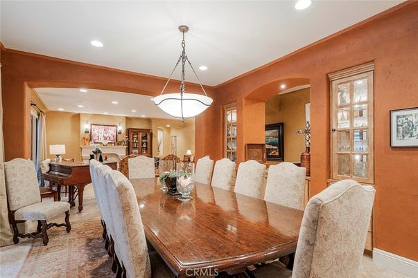 Dining room, Interior, Pendant Lights, Piano, Recessed Lighting