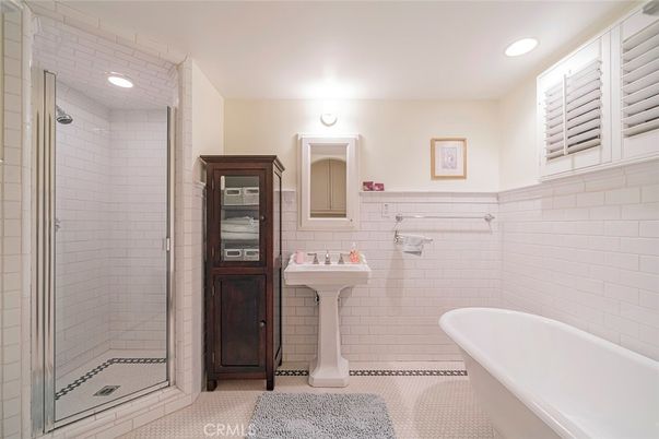 Bathroom, Free Standing Baths, Interior, Recessed Lighting