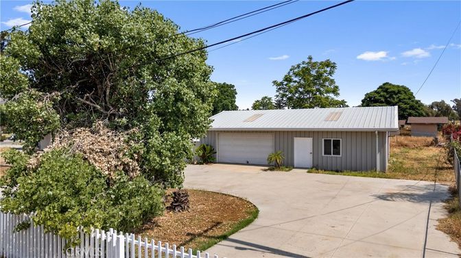 Backyard, Detached Garage, Exterior
