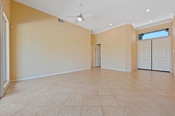 Empty room, Interior, Recessed Lighting