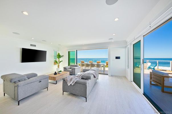 Interior, Living room, Recessed Lighting, Water, Wood Texture Flooring