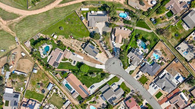Exterior, Drone