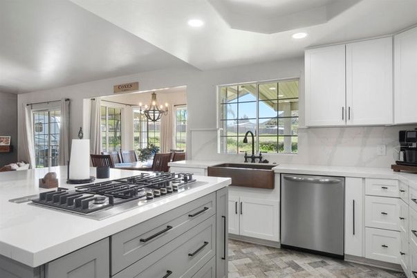 Chandelier, Dining room, Interior, Kitchen, Recessed Lighting, Stainless Steel Appliances