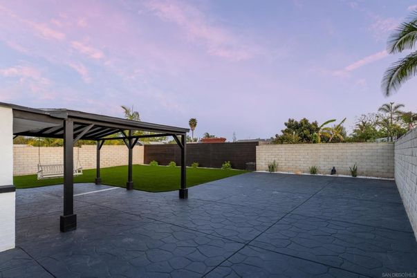 Backyard, Exterior