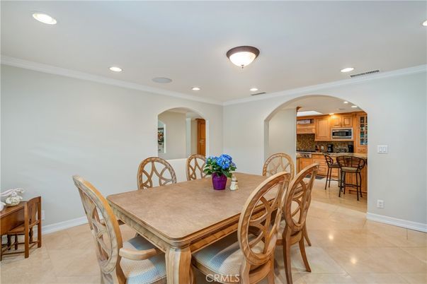 Dining room, Interior, Kitchen, Recessed Lighting