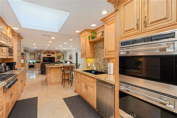 Dining room, Interior, Kitchen, Recessed Lighting, Stainless Steel Appliances