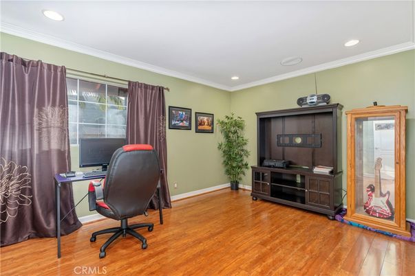 Home Office, Interior, Recessed Lighting, Wood Texture Flooring