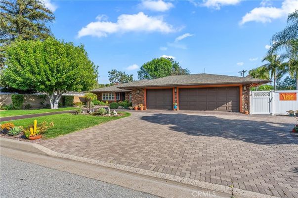 Attached, Exterior, Facade, Brick Facade, Ranch