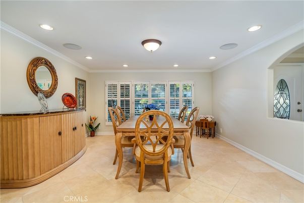 Dining room, Interior, Recessed Lighting