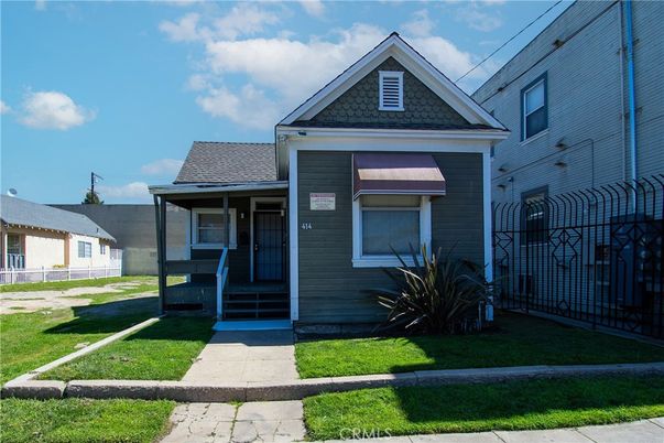 Exterior, Facade, Queen Anne Victorian
