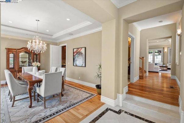 Chandelier, Dining room, Interior, Recessed Lighting, Wood Texture Flooring
