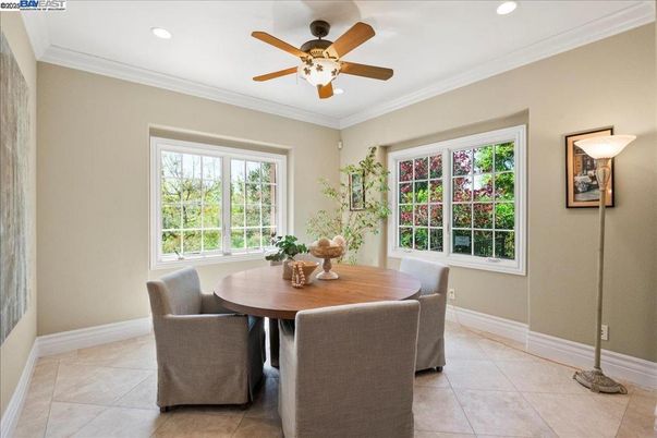 Dining room, Interior, Recessed Lighting