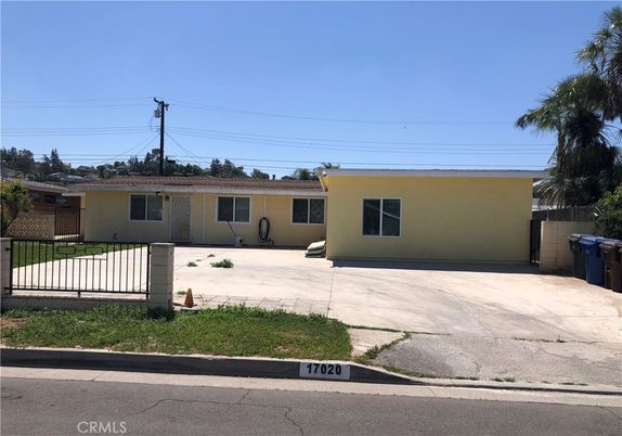 Exterior, Facade, Ranch