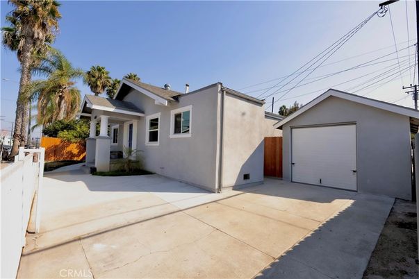 Detached Garage, Exterior